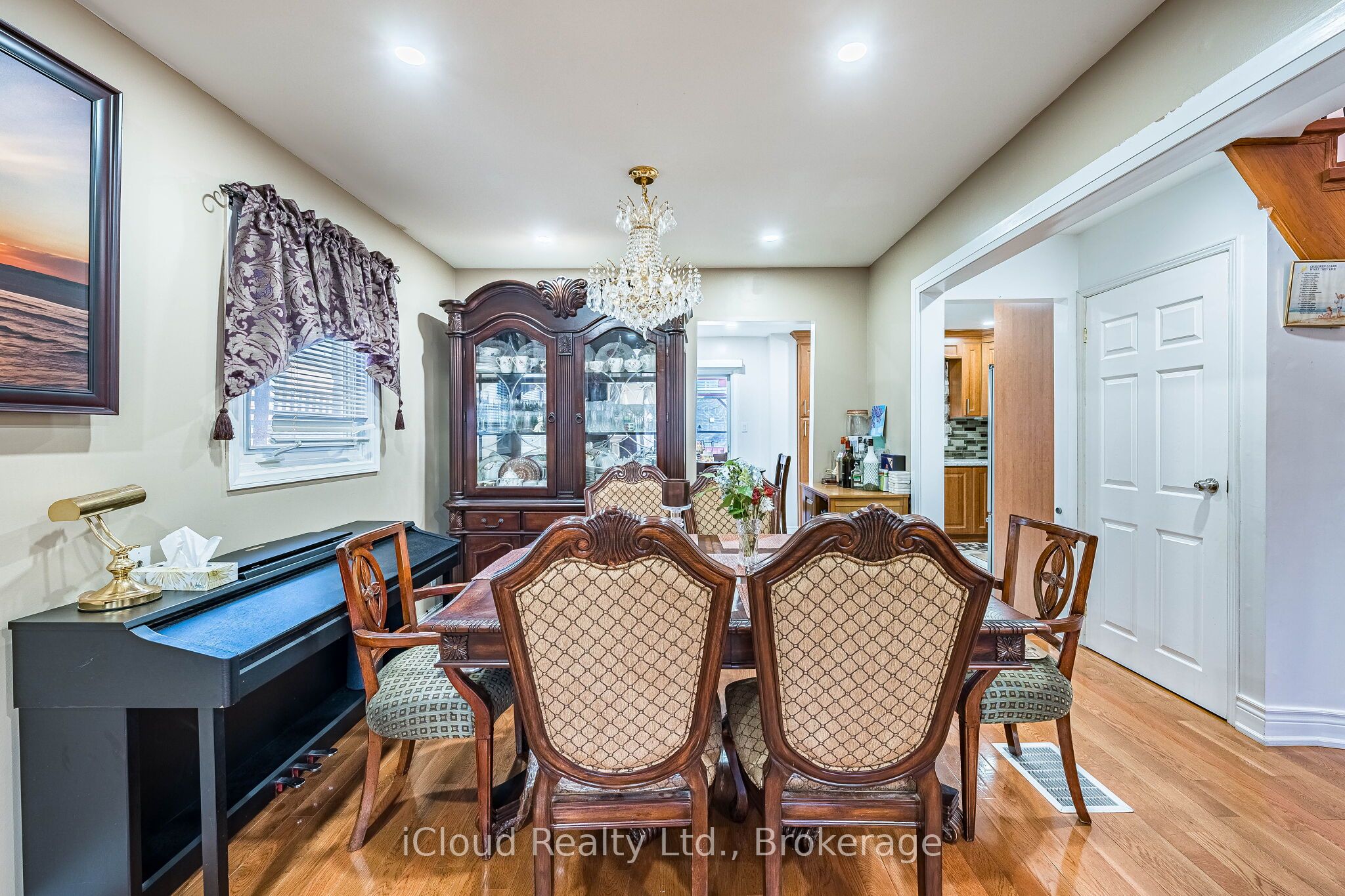 135 Autumn Glen Circle Property Photo 9