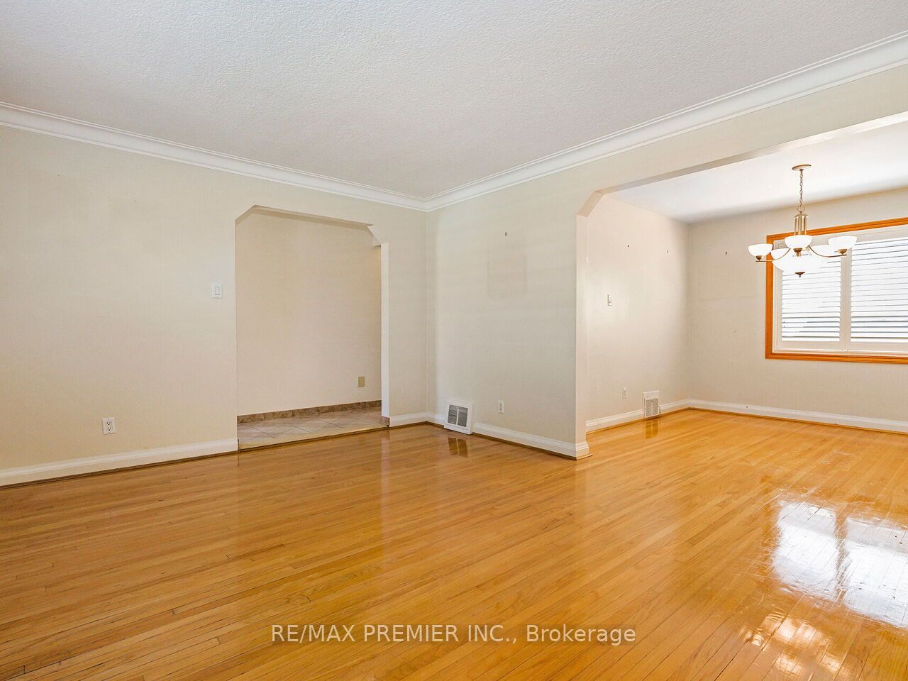 7 Mayall Avenue Property Photo 6