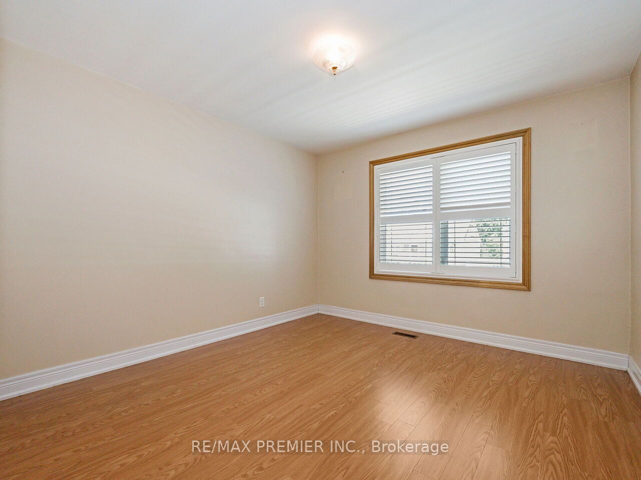 7 Mayall Avenue Property Photo 12