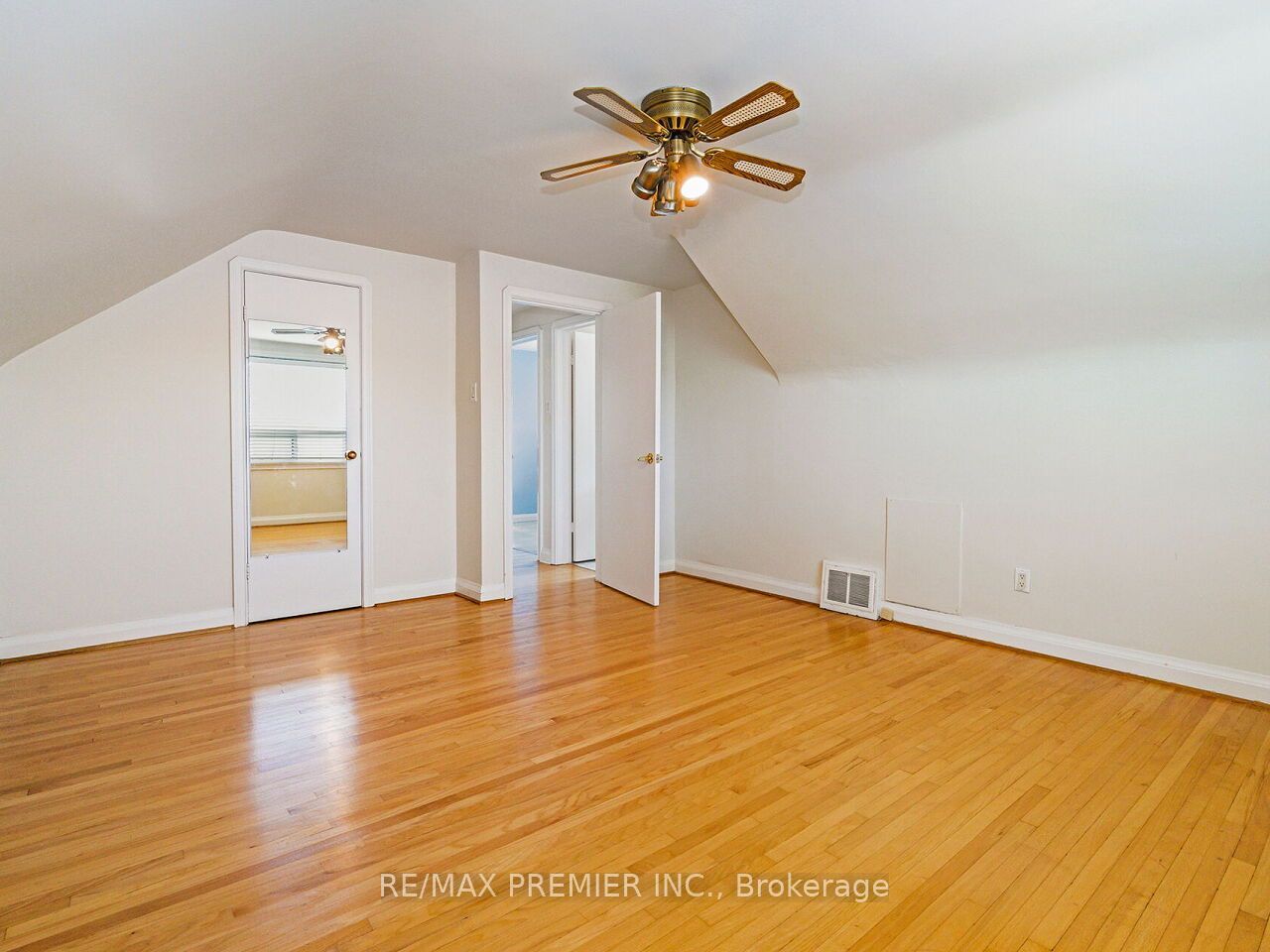 7 Mayall Avenue Property Photo 18