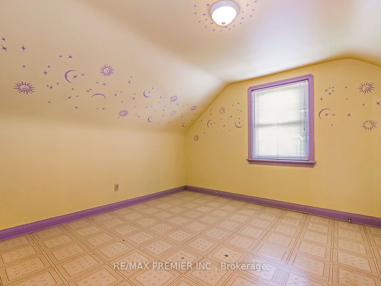 7 Mayall Avenue Property Photo 20
