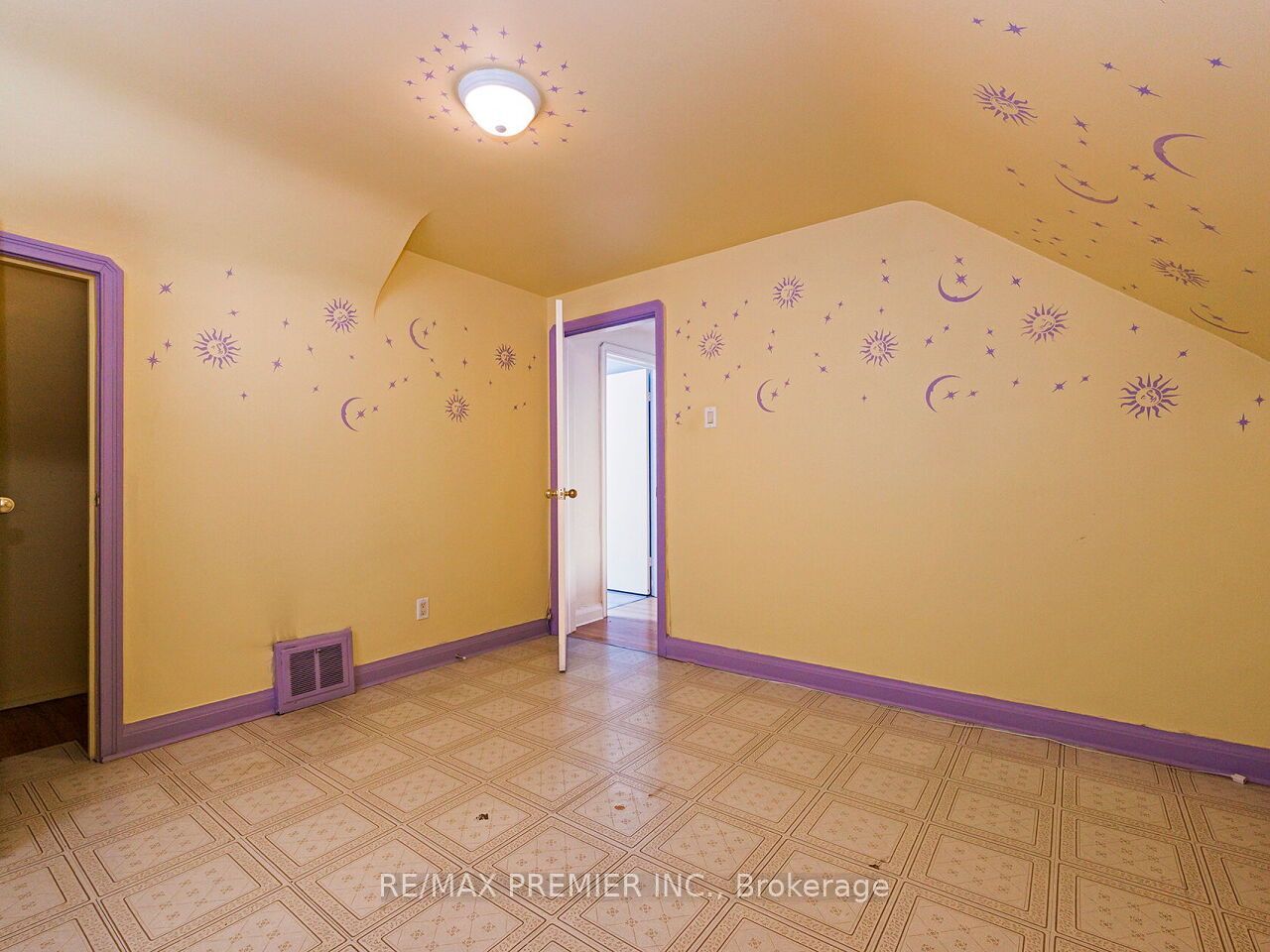 7 Mayall Avenue Property Photo 21