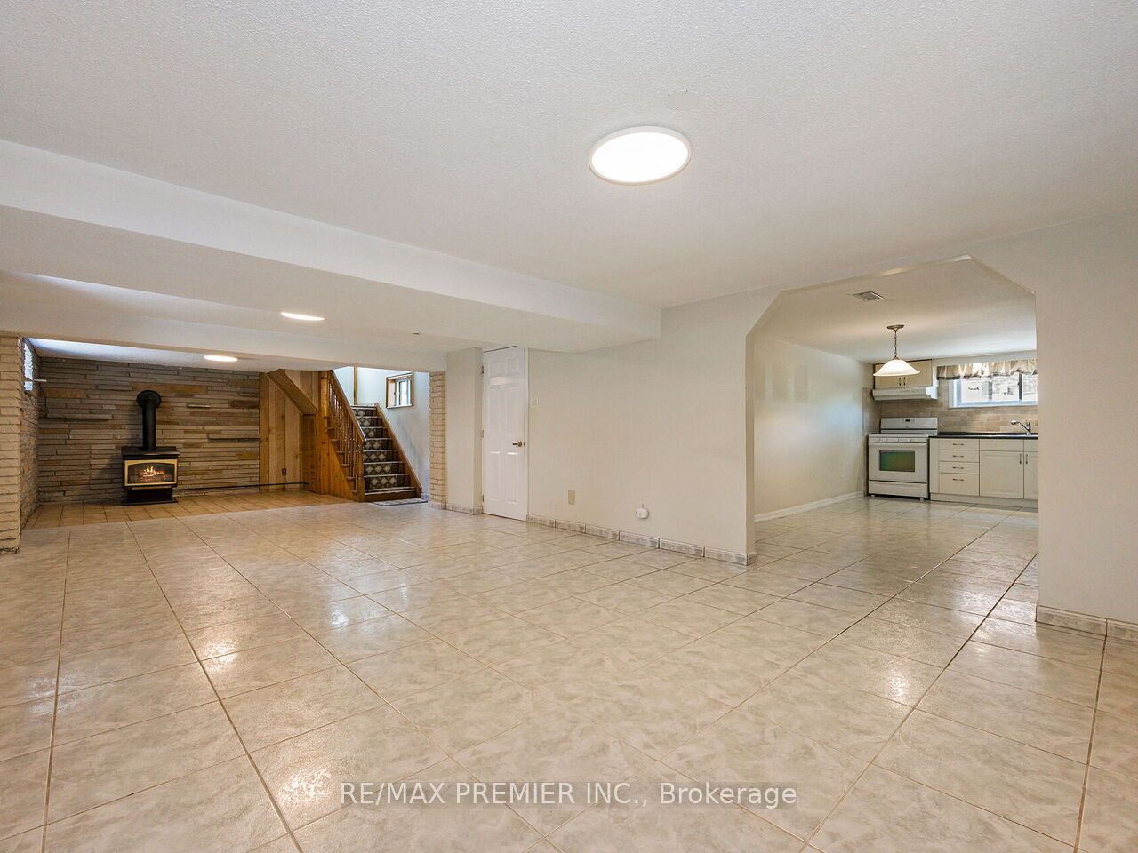7 Mayall Avenue Property Photo 28