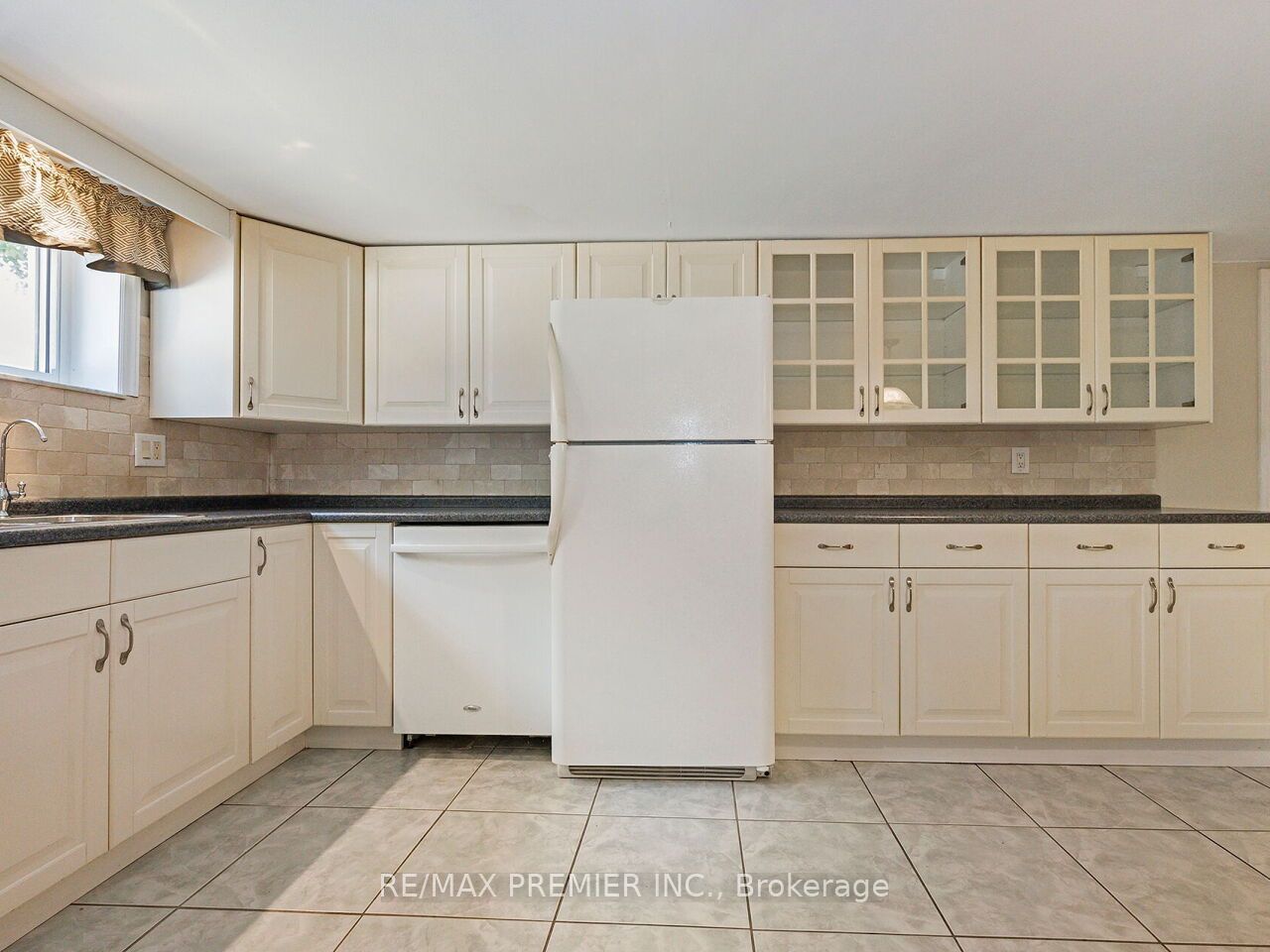 7 Mayall Avenue Property Photo 33