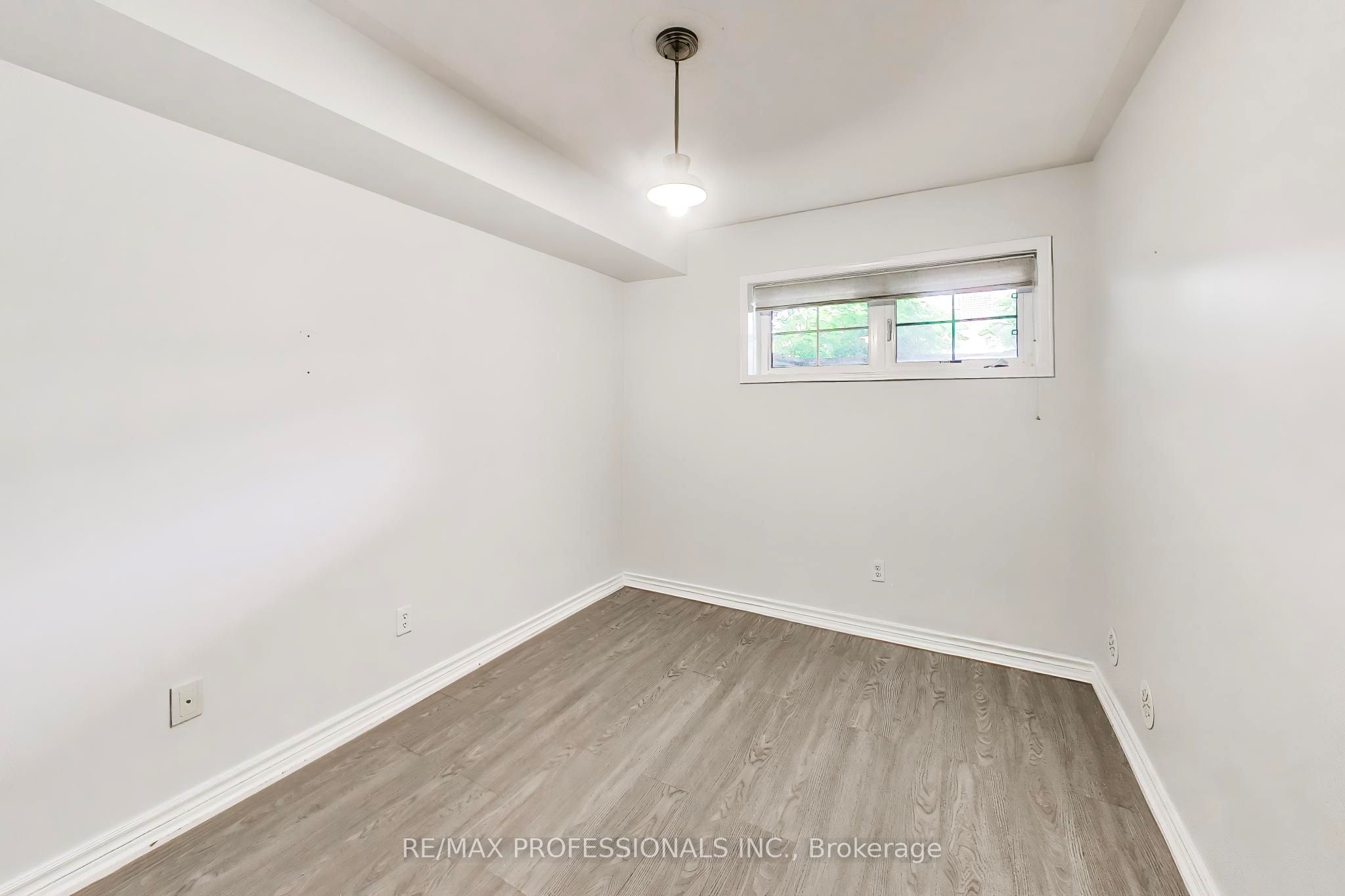 2460 Post Road 19 Property Photo 17