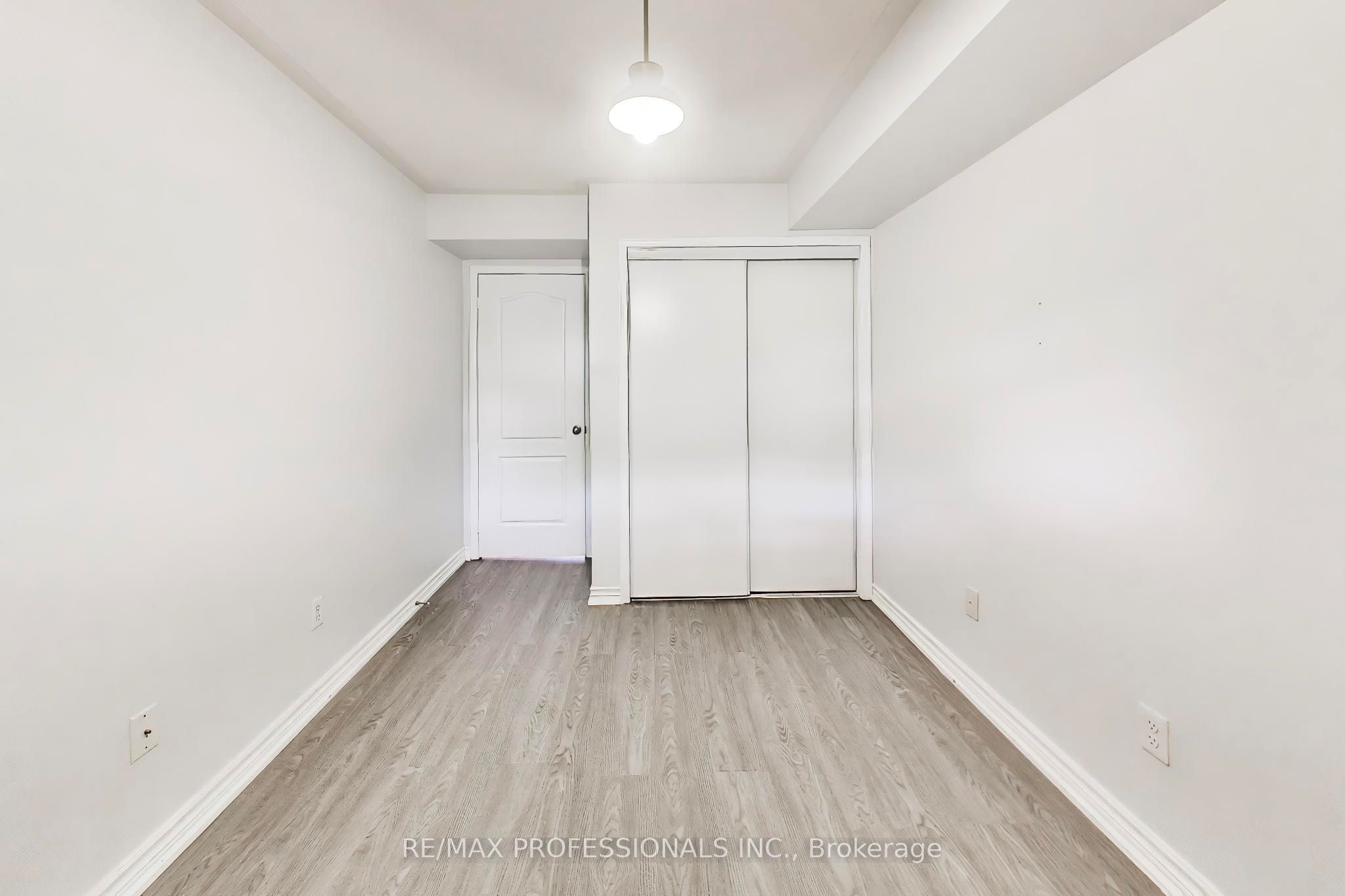 2460 Post Road 19 Property Photo 18
