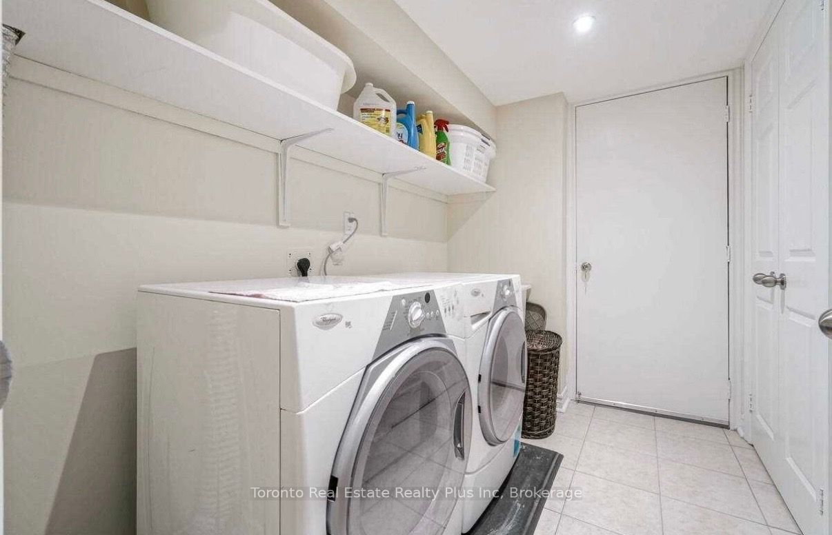 42 Crystalview Crescent #lower Property Photo 6