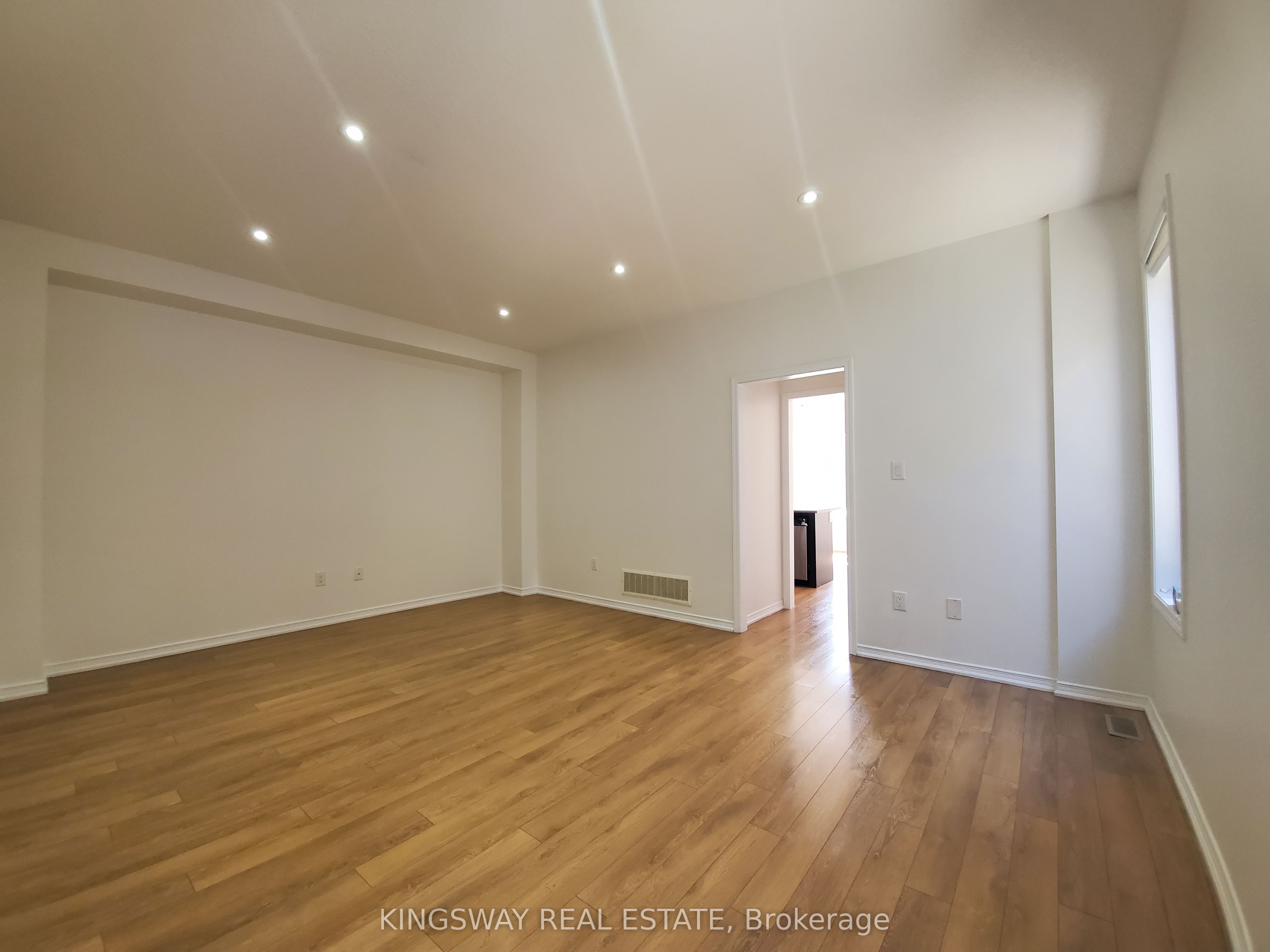 593 Remembrance Road Property Photo 6