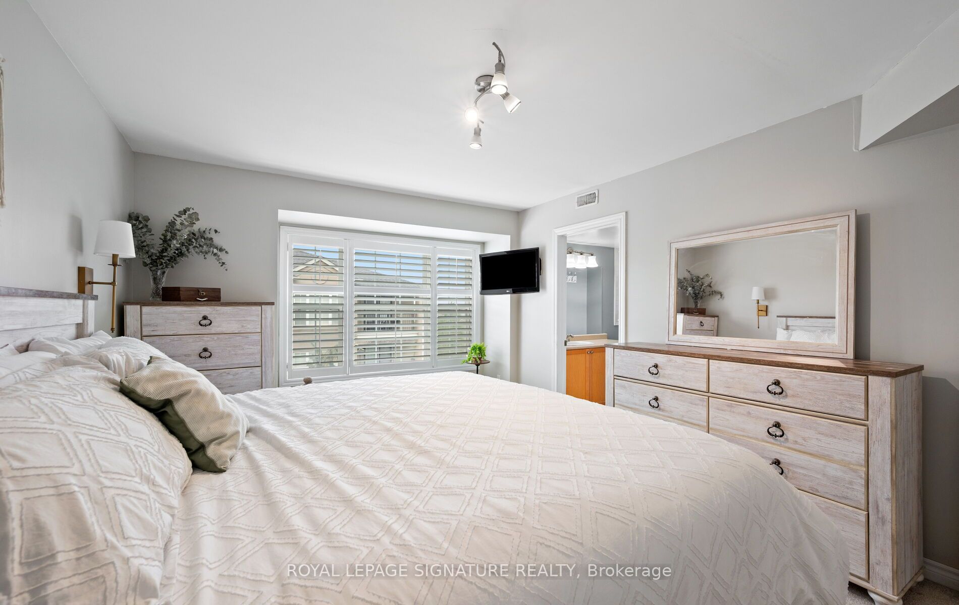 1491 Maple Avenue 401 Property Photo 12