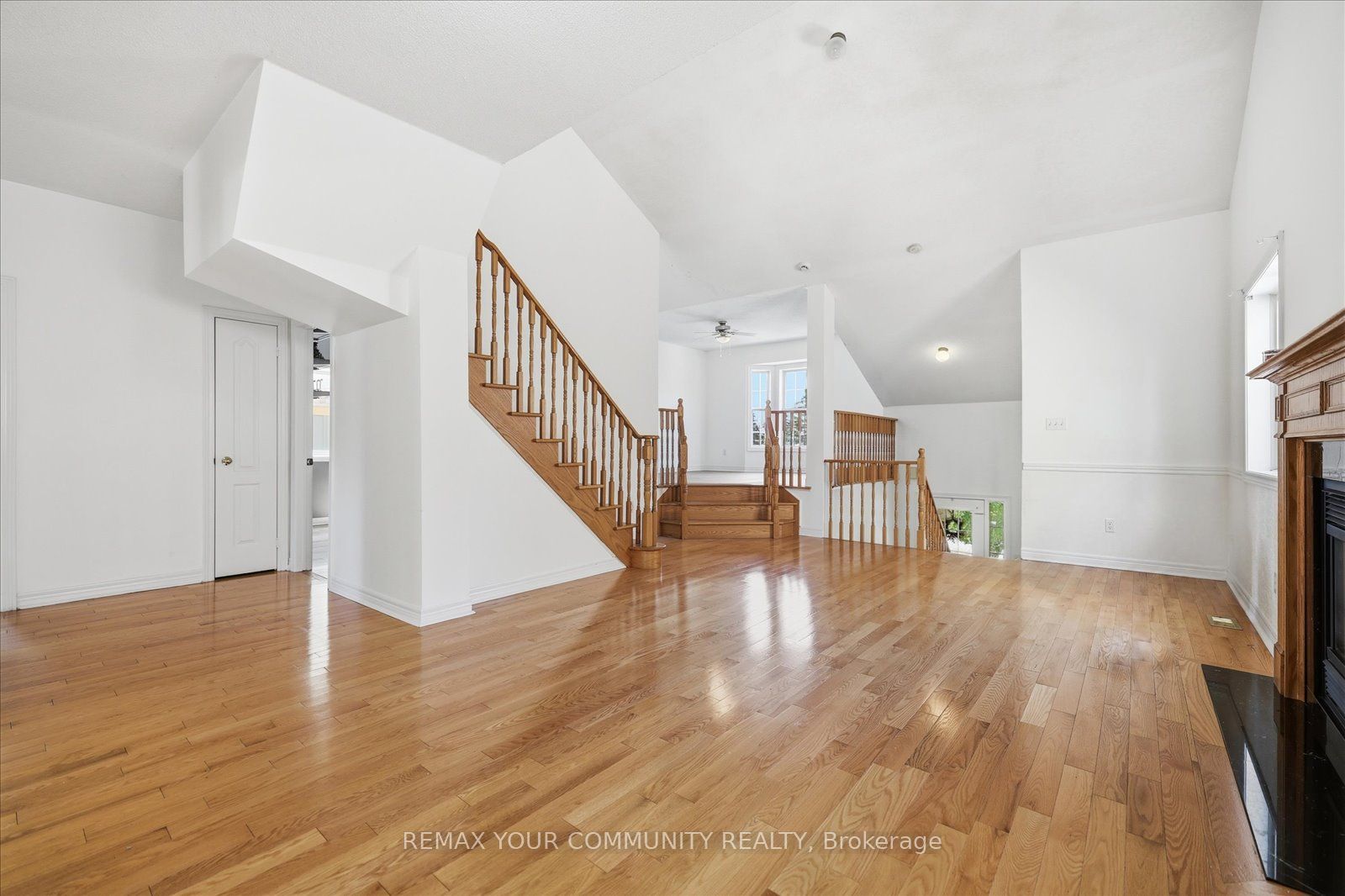 6926 Early Settler Row Property Photo 6