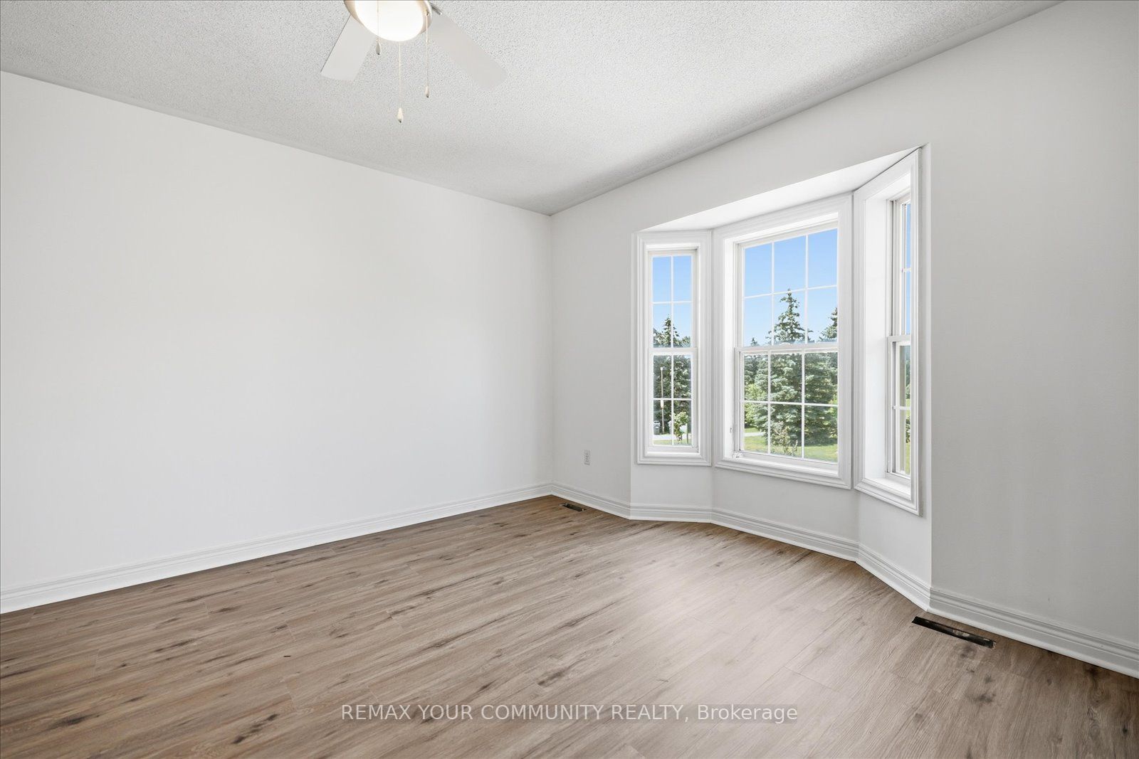 6926 Early Settler Row Property Photo 7