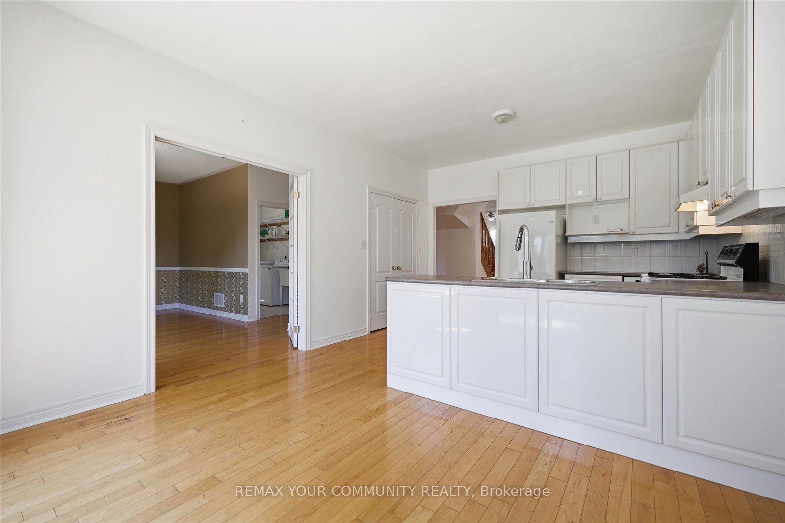 6926 Early Settler Row Property Photo 12