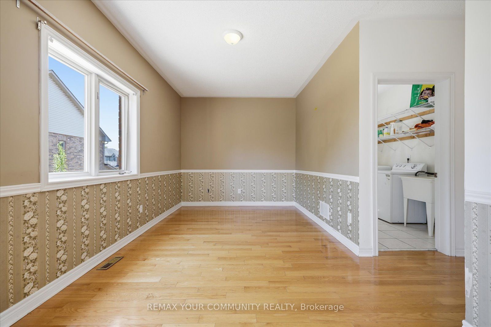 6926 Early Settler Row Property Photo 13