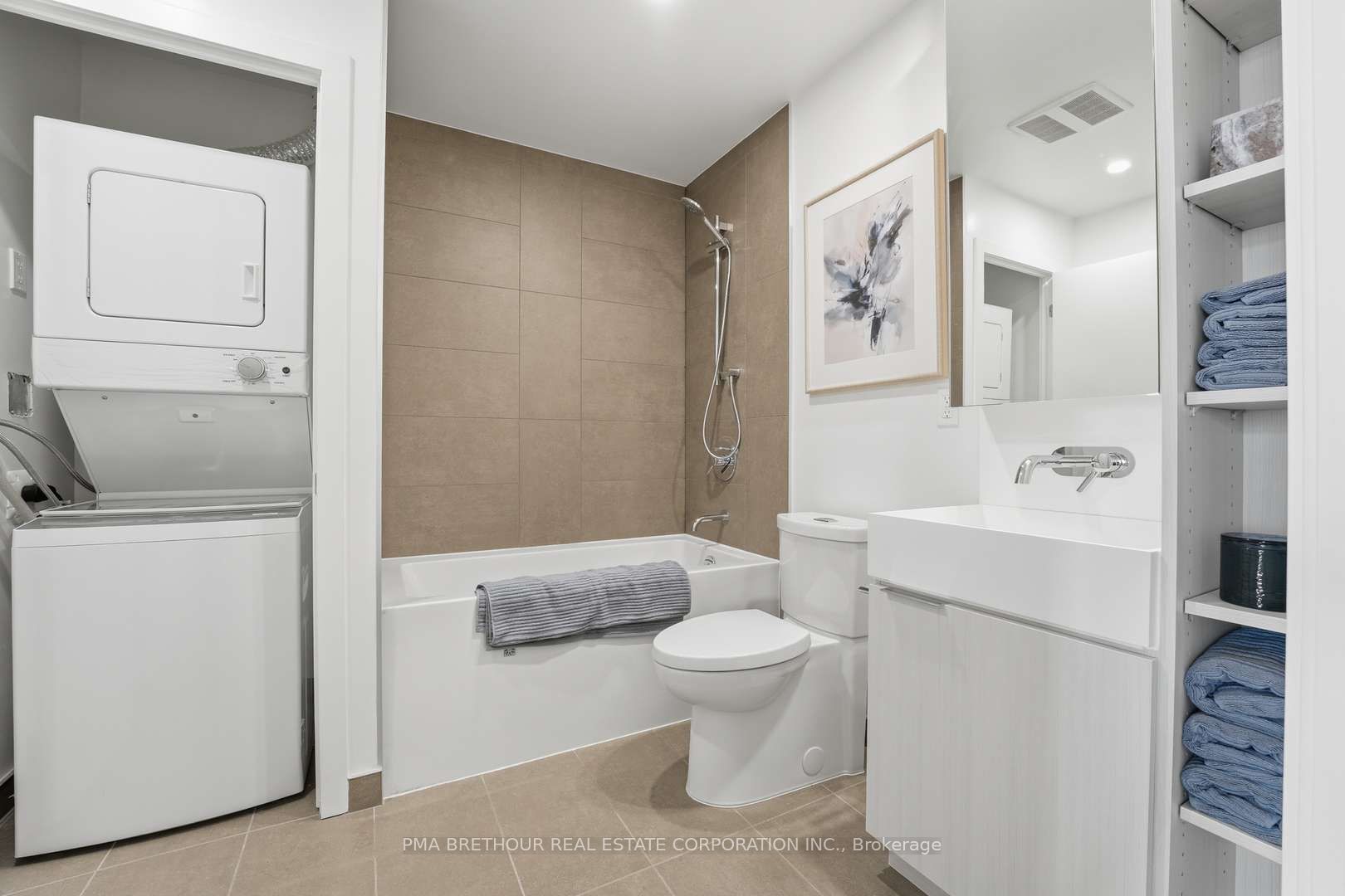 370 Martha Street 2602 Property Photo 13