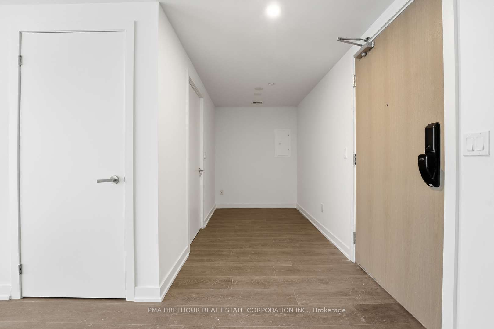 370 Martha Street 2508 Property Photo 6