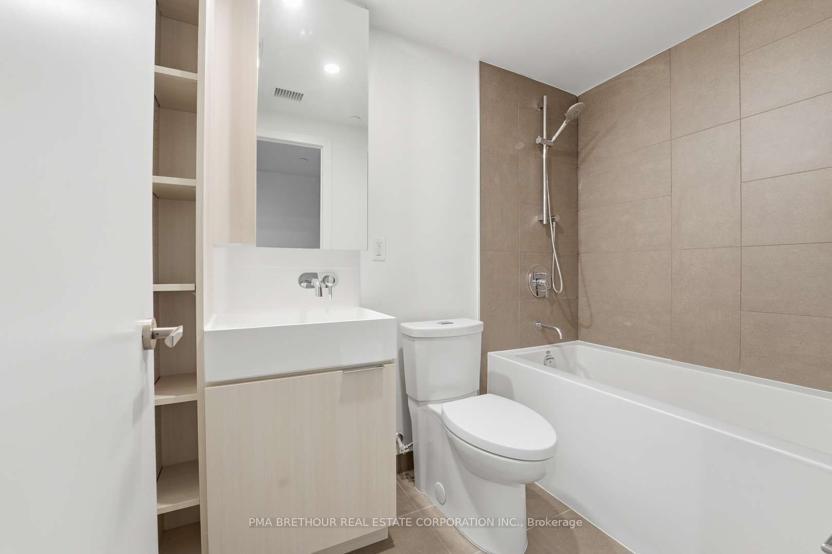 370 Martha Street 2508 Property Photo 10