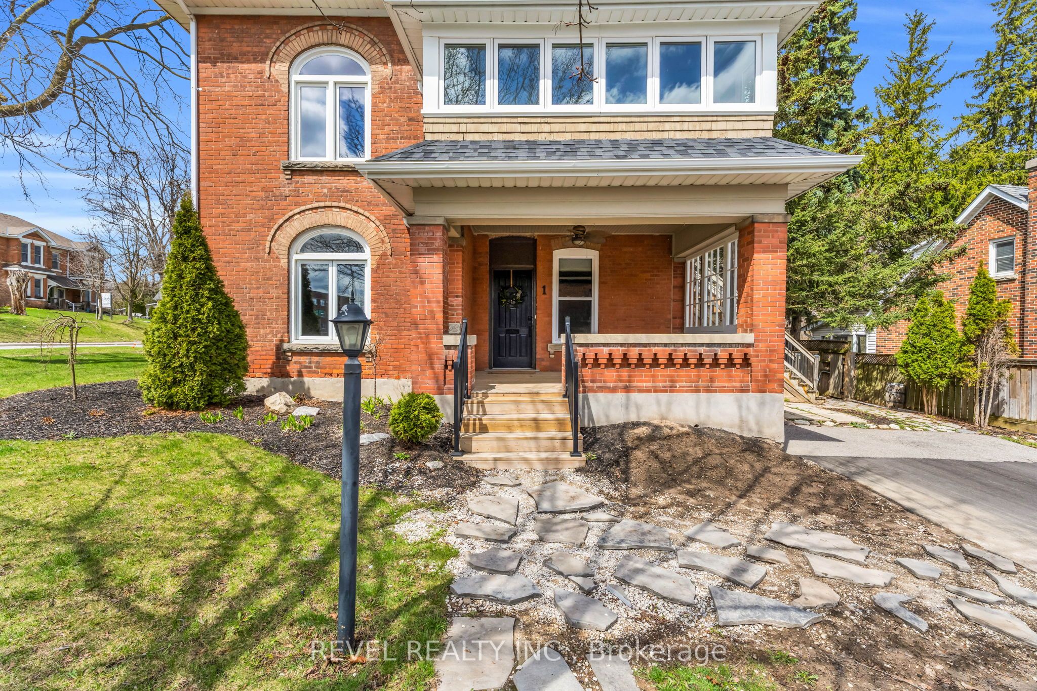 1 Third Avenue Property Photo 4
