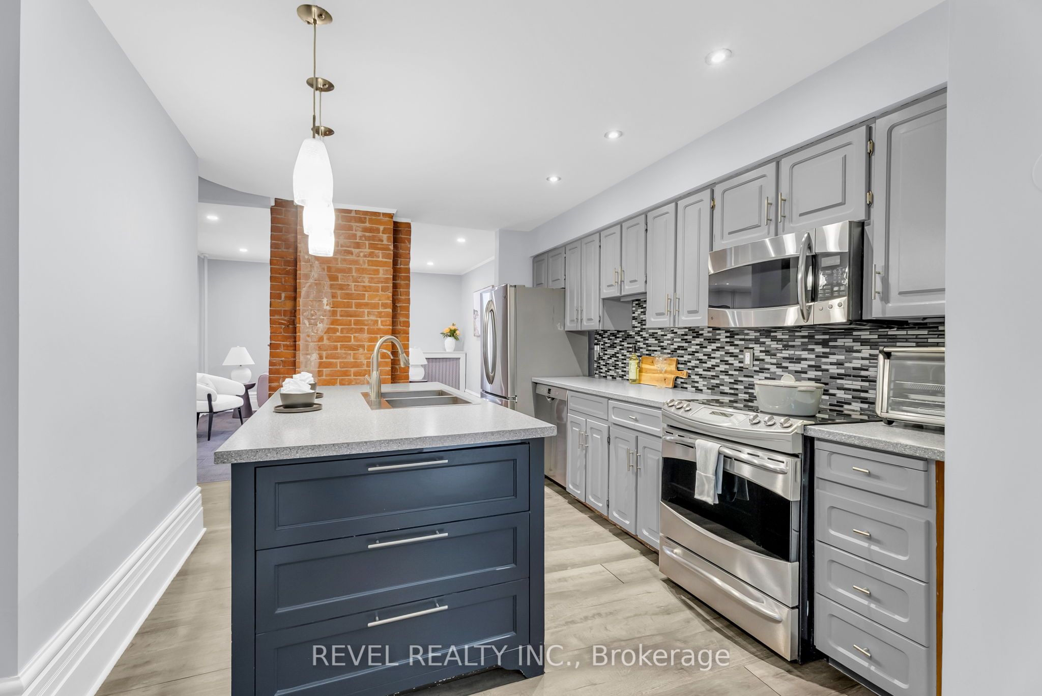 1 Third Avenue Property Photo 10