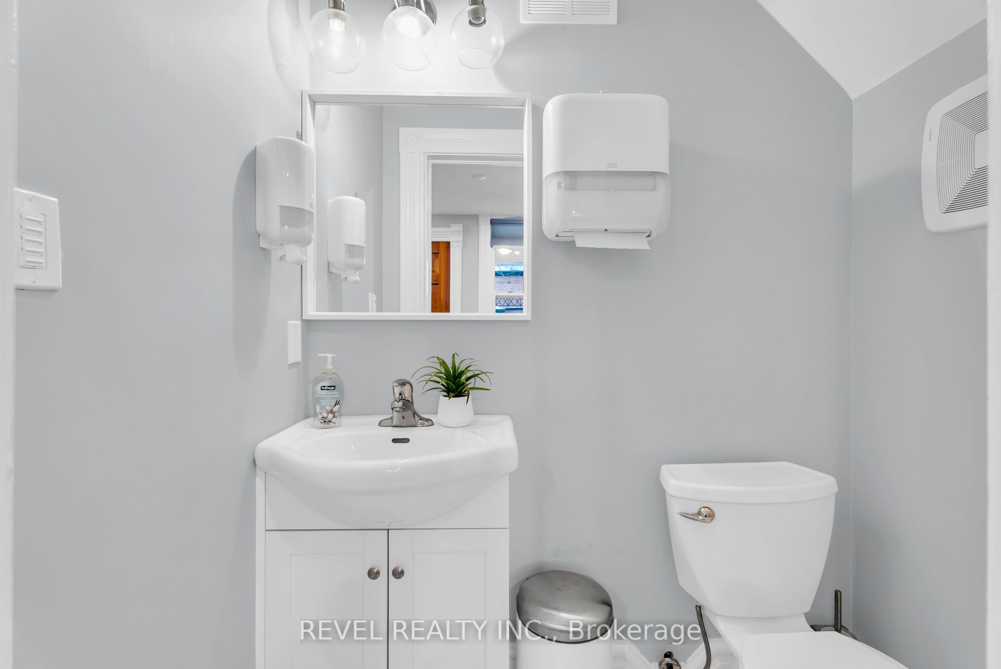 1 Third Avenue Property Photo 18