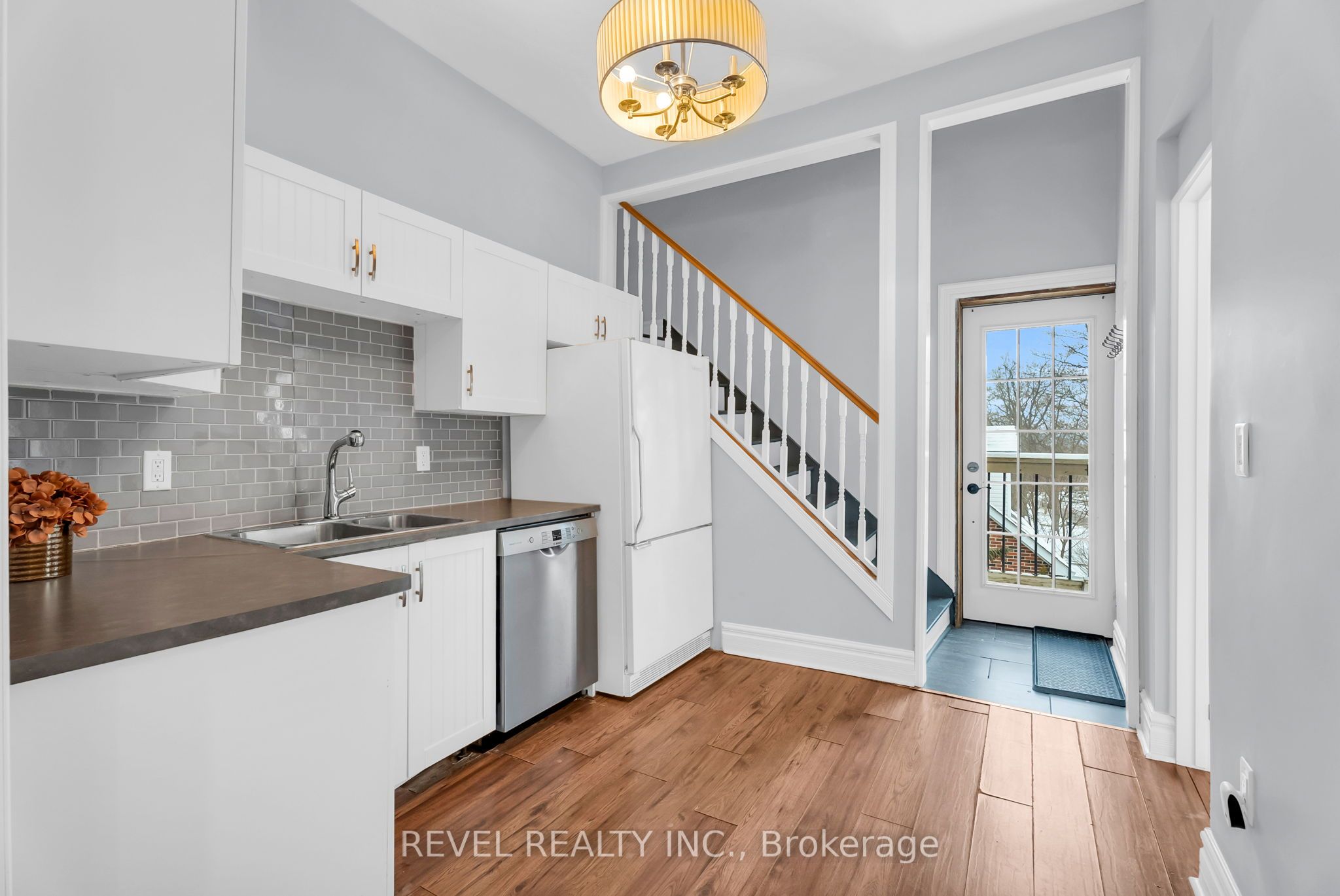 1 Third Avenue Property Photo 23