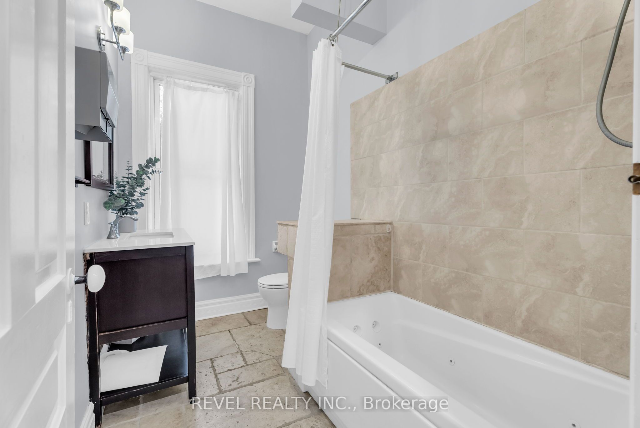 1 Third Avenue Property Photo 29