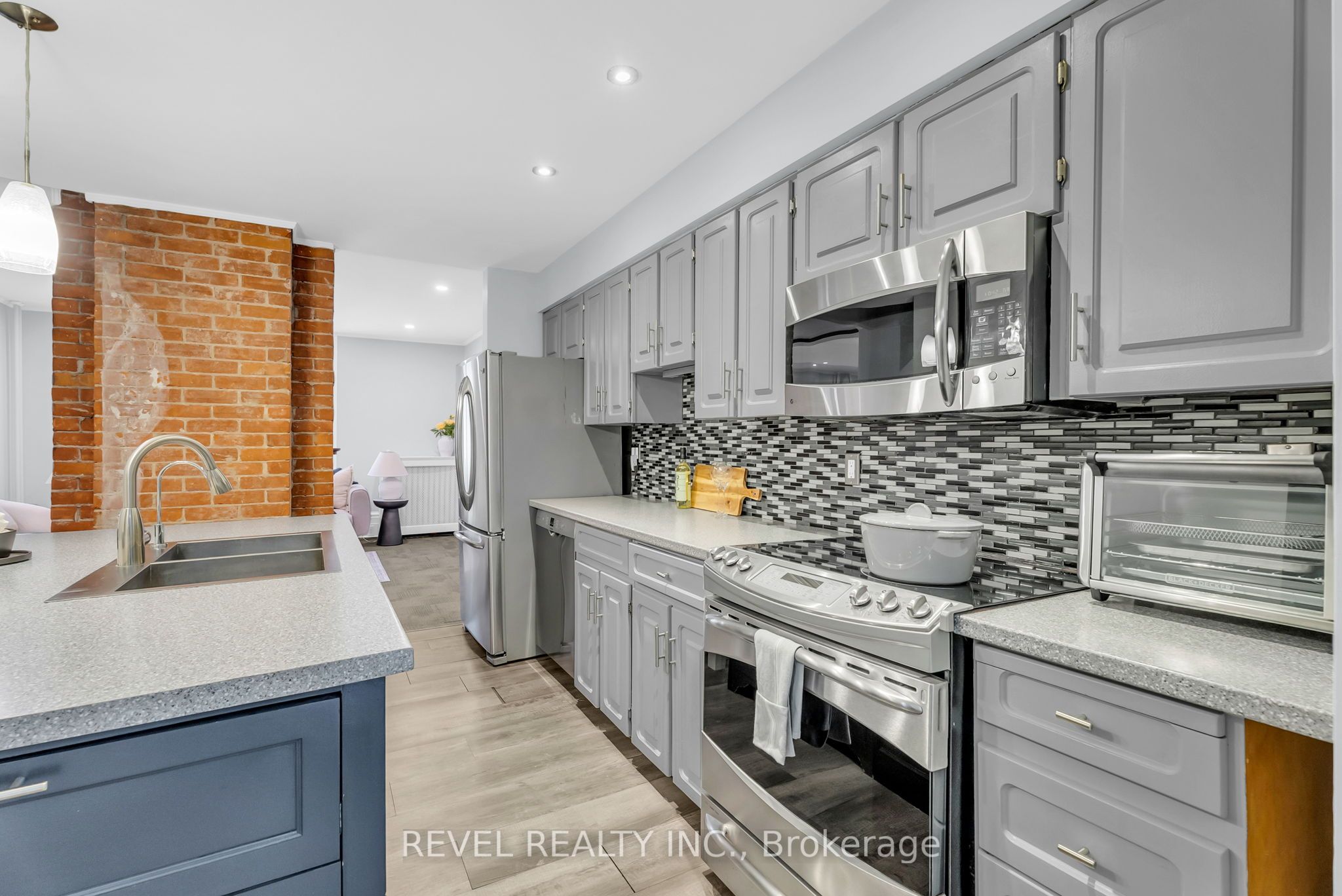 1 Third Avenue Property Photo 10