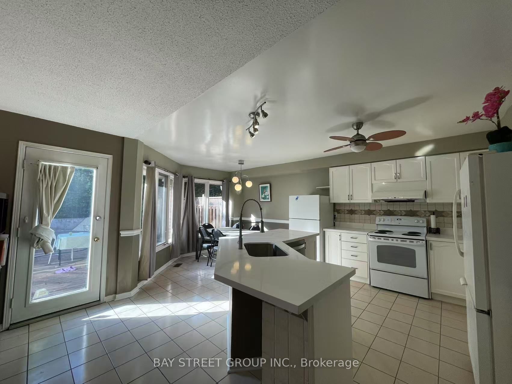 2589 Addingham Crescent Property Photo 5