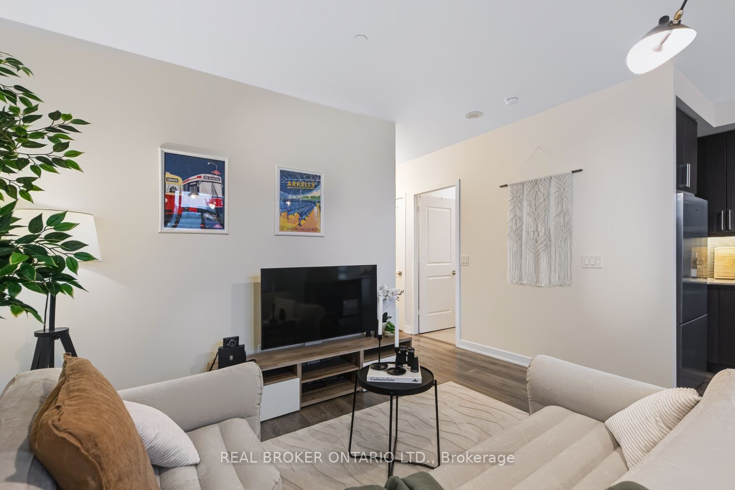 4633 Glen Erin Drive 108 Property Photo 5