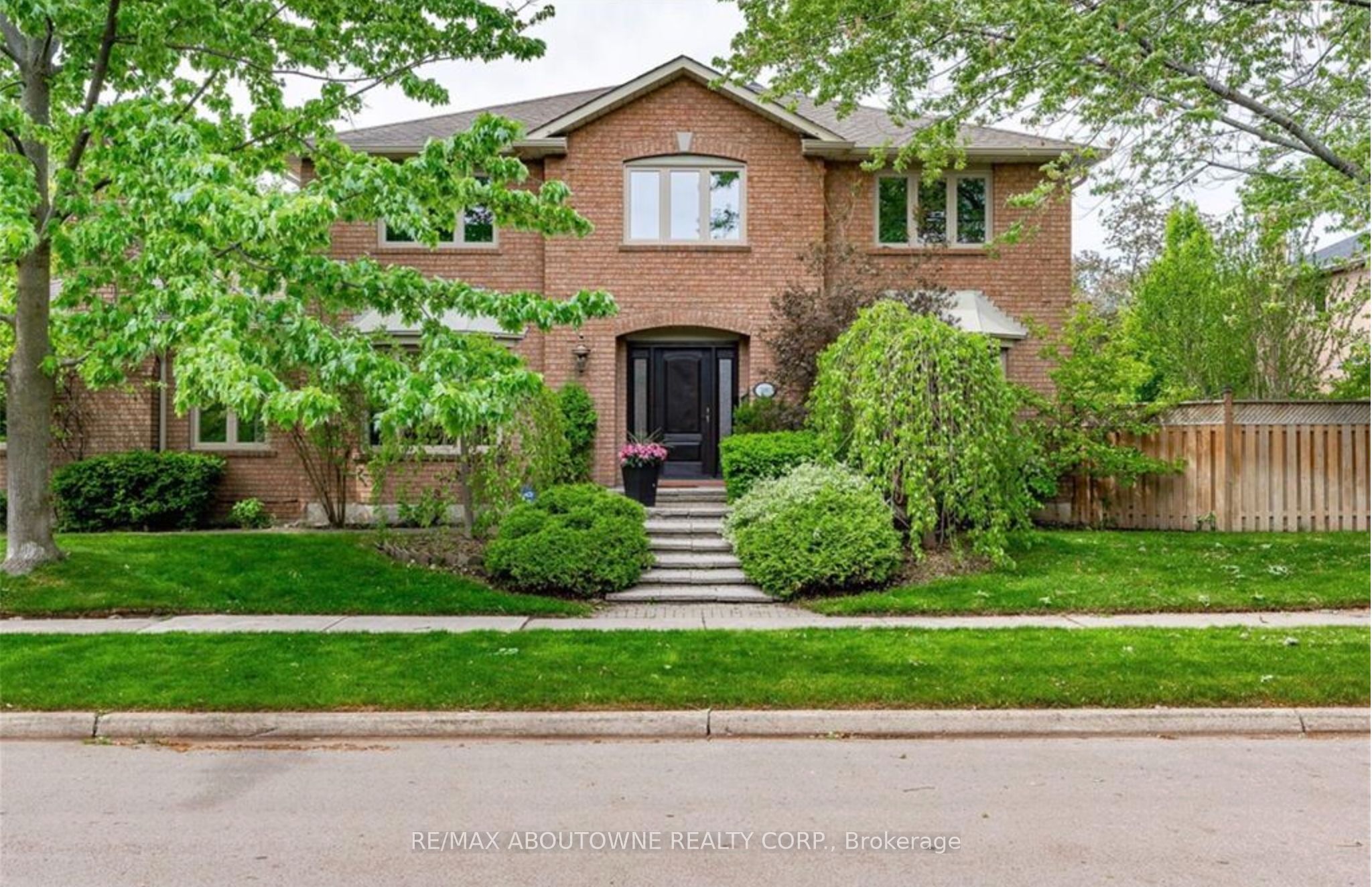 500 Blenheim Crescent Property Photo 1