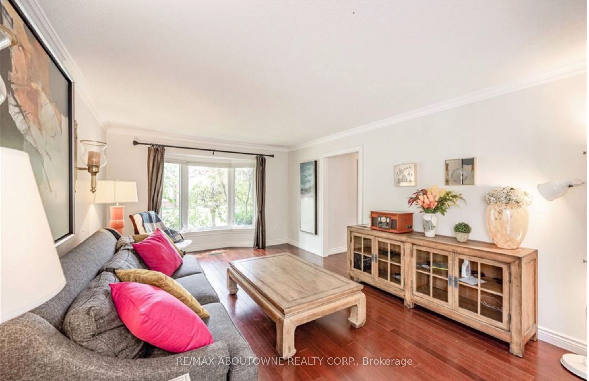 500 Blenheim Crescent Property Photo 9