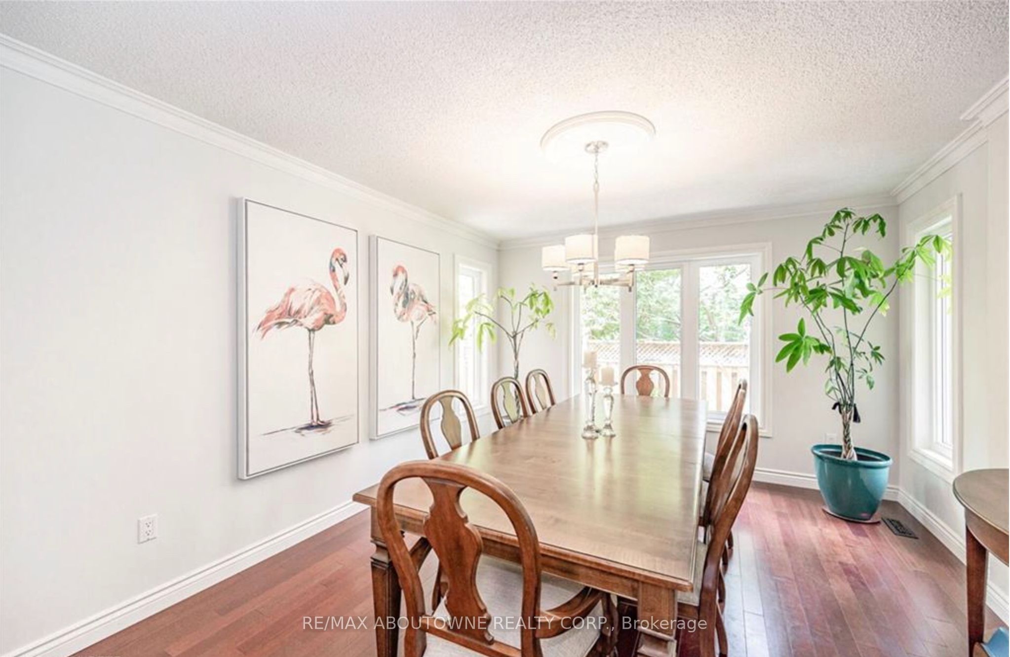 500 Blenheim Crescent Property Photo 16