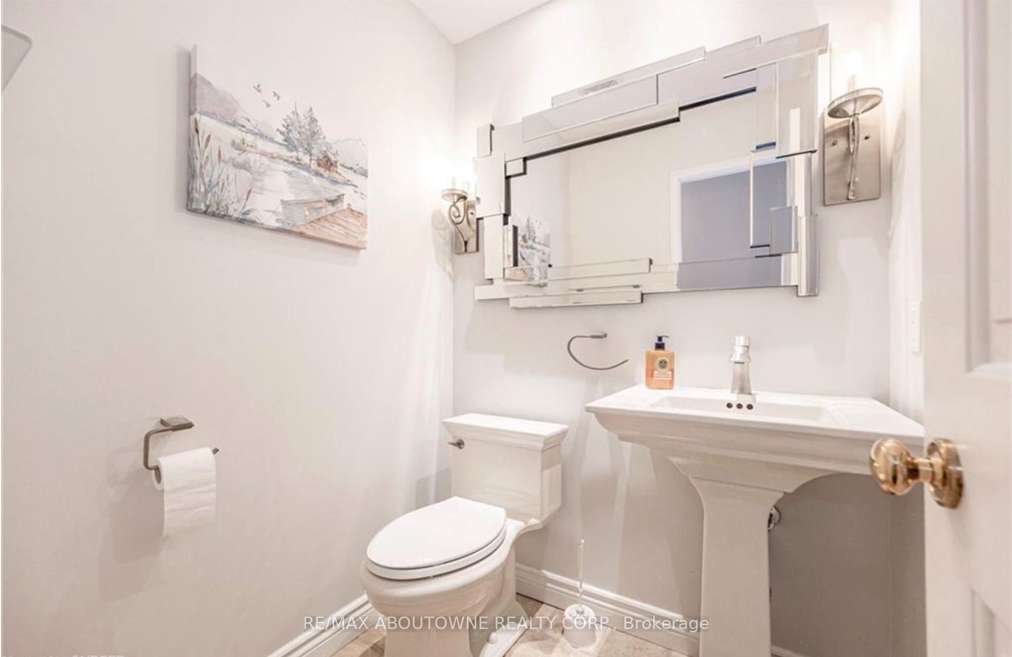 500 Blenheim Crescent Property Photo 21