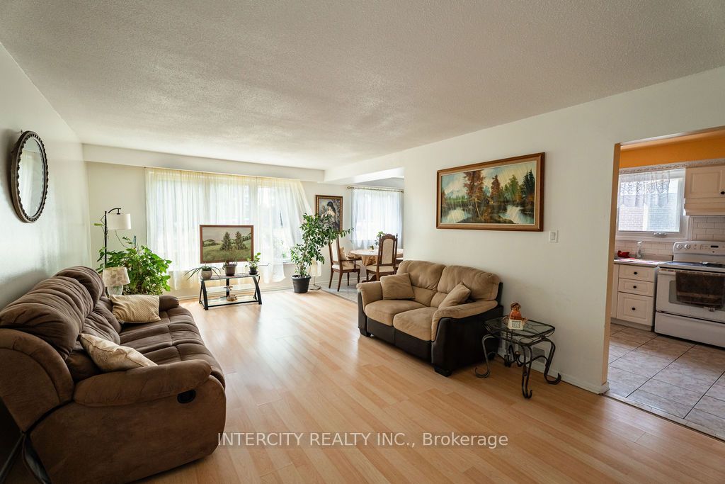 100 Dixon Road Property Photo 6