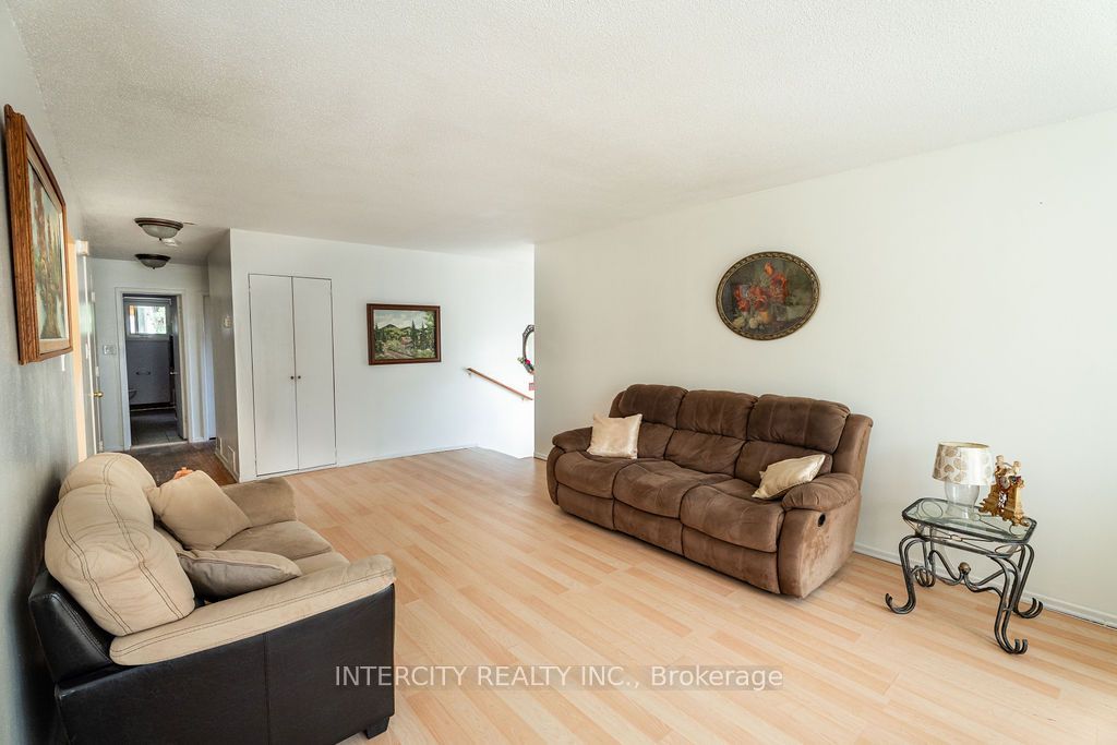 100 Dixon Road Property Photo 7