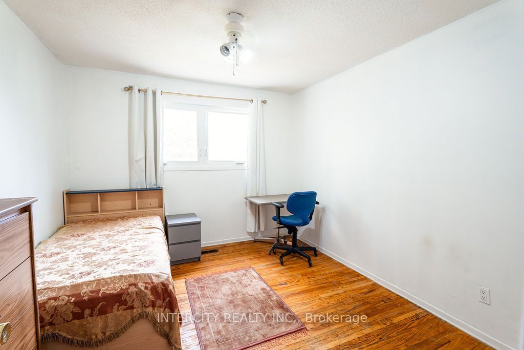 100 Dixon Road Property Photo 12
