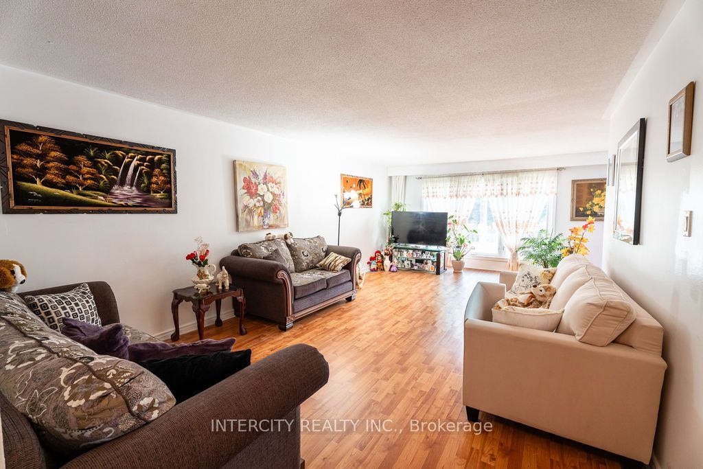 100 Dixon Road Property Photo 14