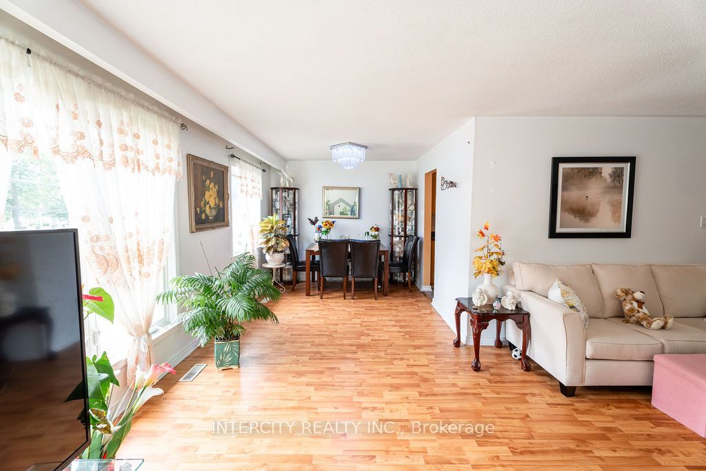 100 Dixon Road Property Photo 16