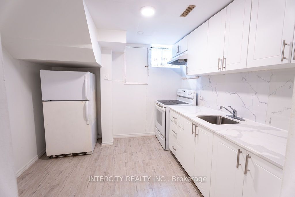 100 Dixon Road Property Photo 22