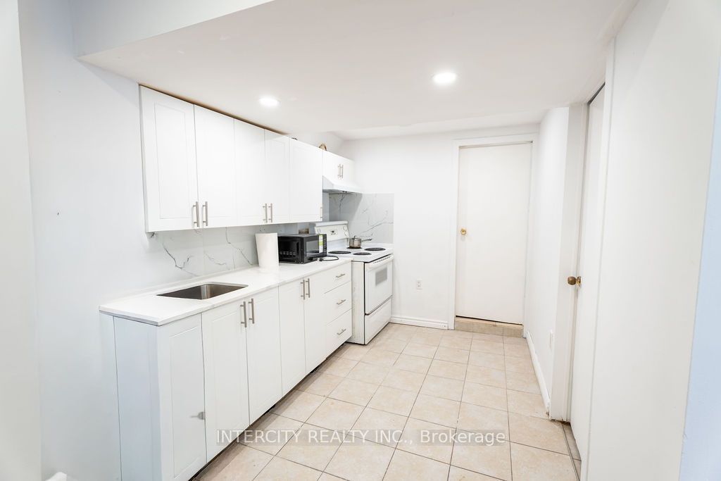 100 Dixon Road Property Photo 24