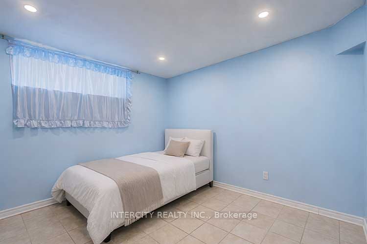 100 Dixon Road Property Photo 26