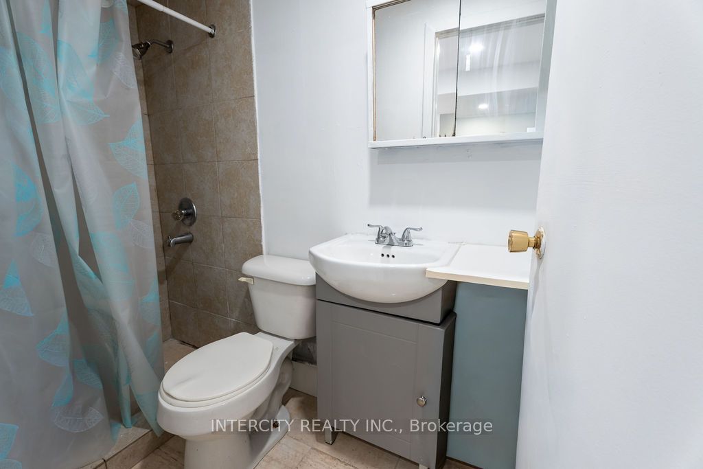 100 Dixon Road Property Photo 27