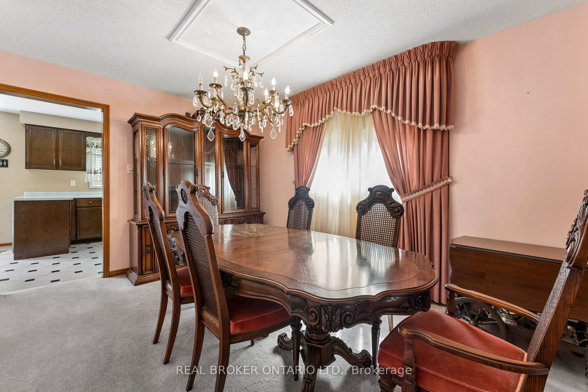 102 Coronation Circle Property Photo 9