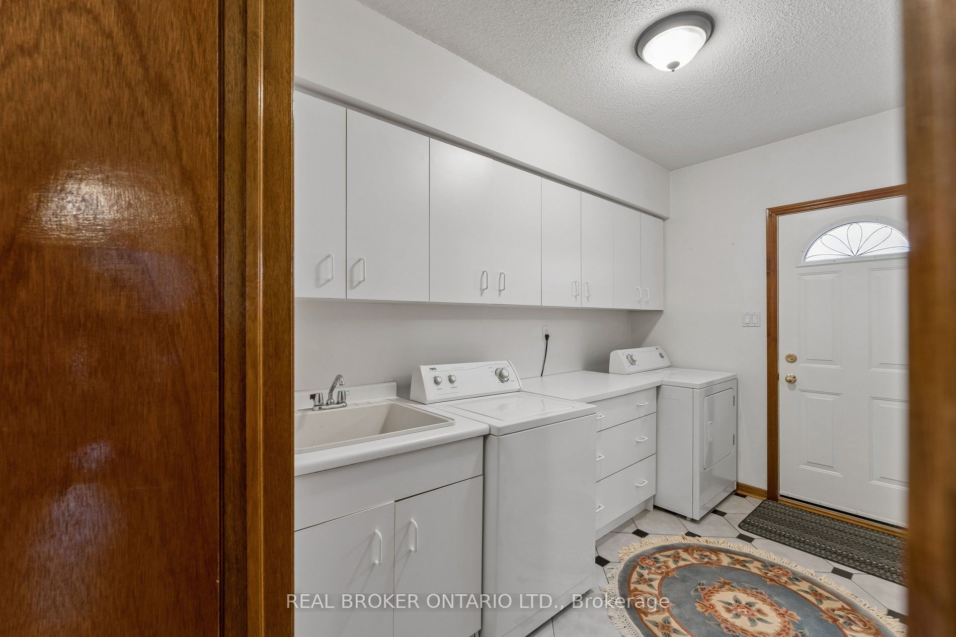 102 Coronation Circle Property Photo 17