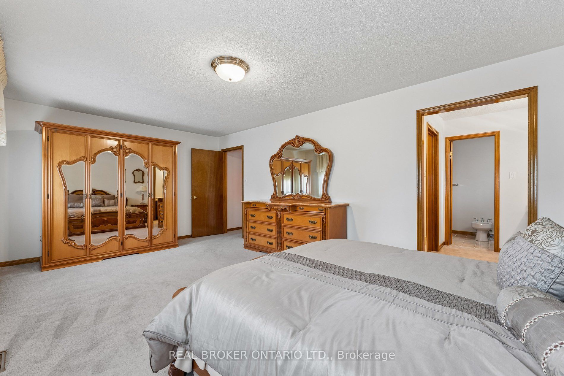 102 Coronation Circle Property Photo 24
