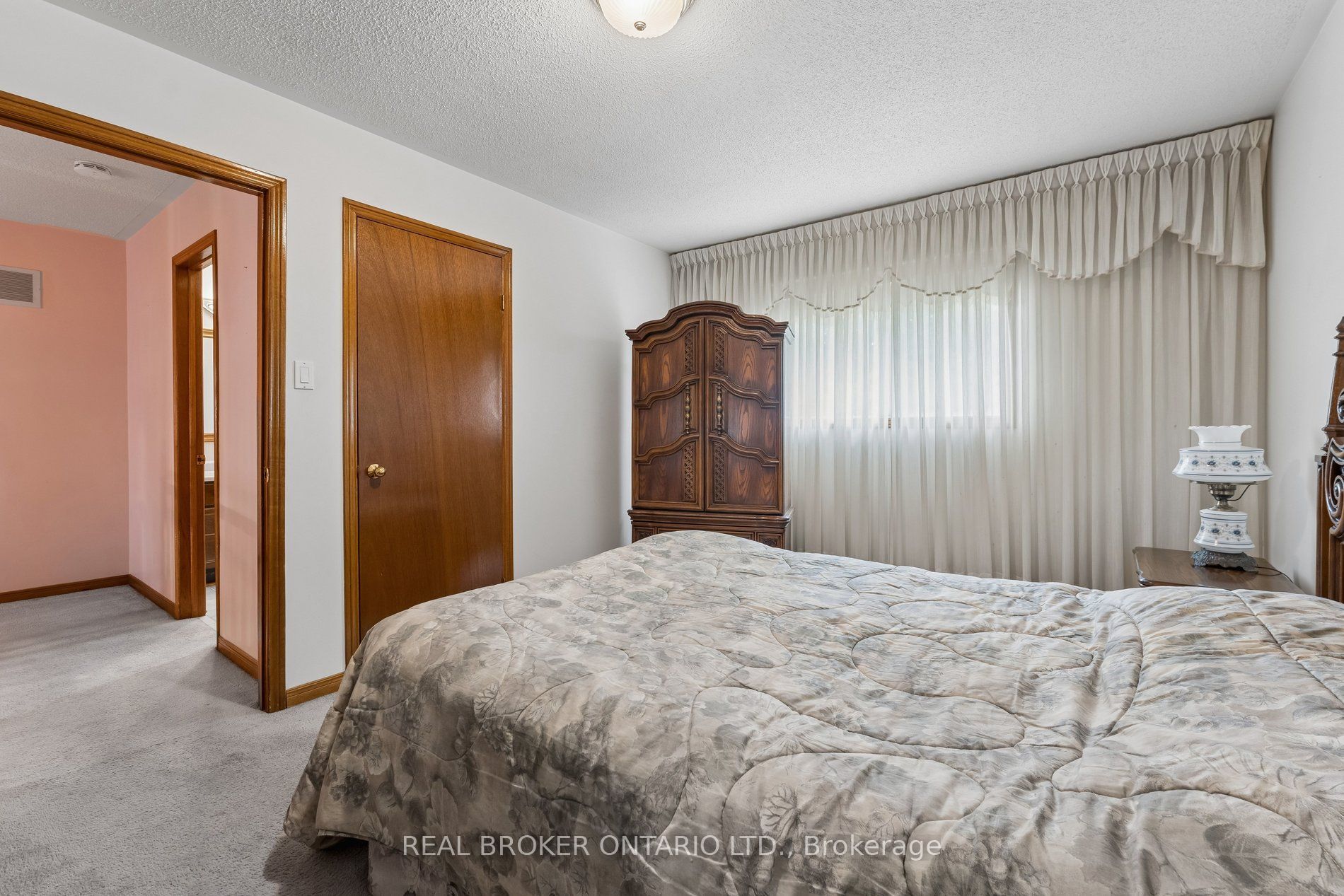 102 Coronation Circle Property Photo 32