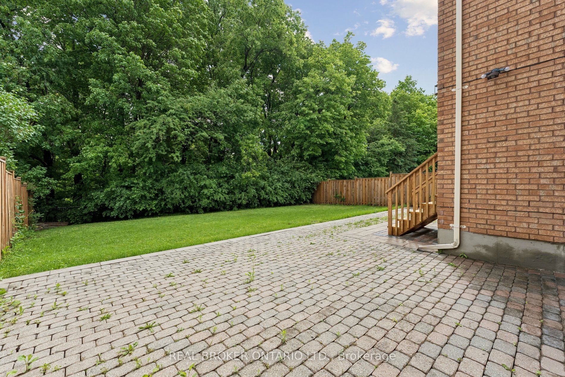 102 Coronation Circle Property Photo 42