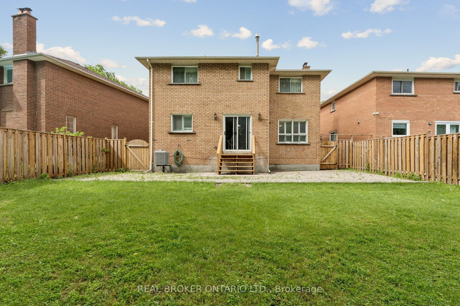 102 Coronation Circle Property Photo 44