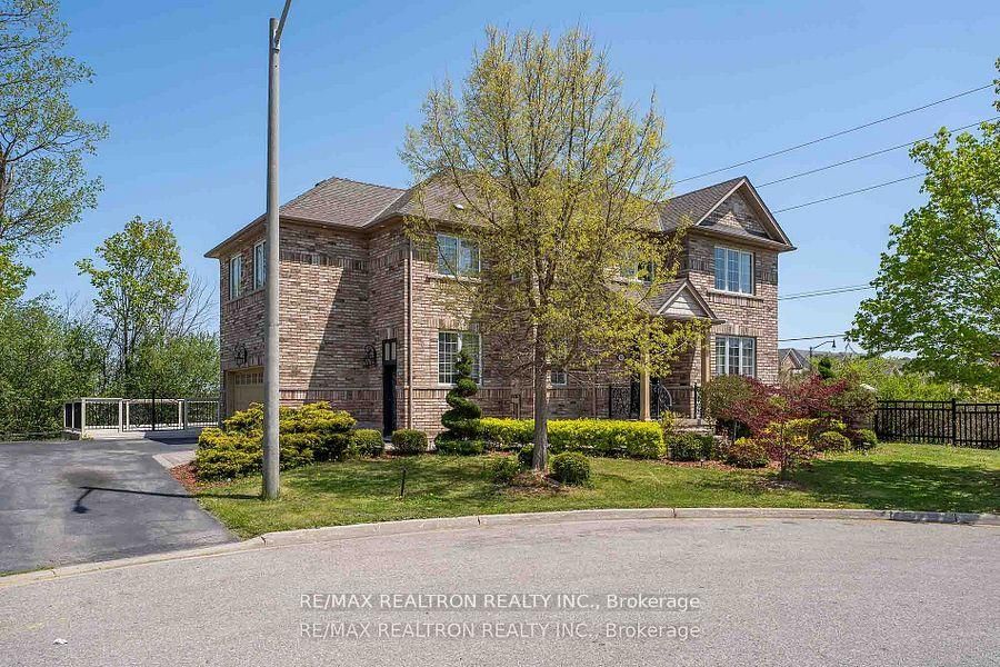 12 Edgevalley Court Property Photo 5