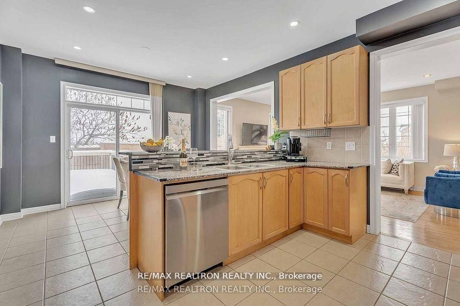 12 Edgevalley Court Property Photo 25