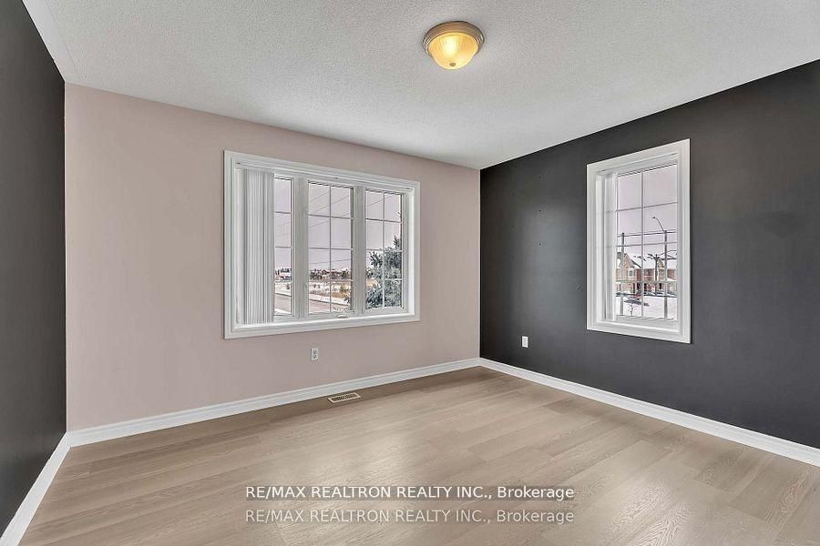 12 Edgevalley Court Property Photo 35